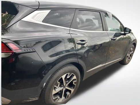 Certified 2024 Kia Sportage EX image 9