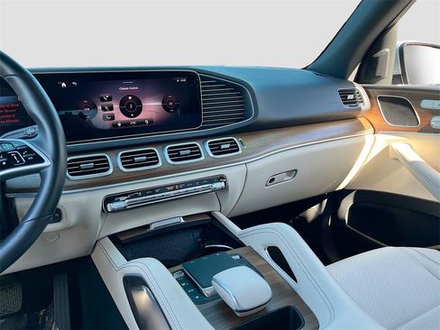 Used 2024 Mercedes-Benz GLE 350 4MATIC image 24