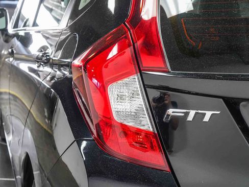 Used 2020 Honda Fit LX image 9