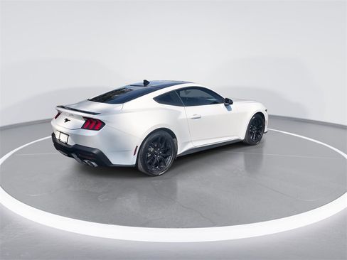 Used 2024 Ford Mustang Coupe image 8
