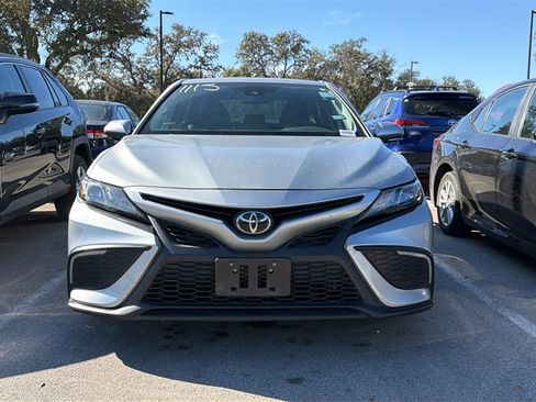 Used 2024 Toyota Camry SE image 2