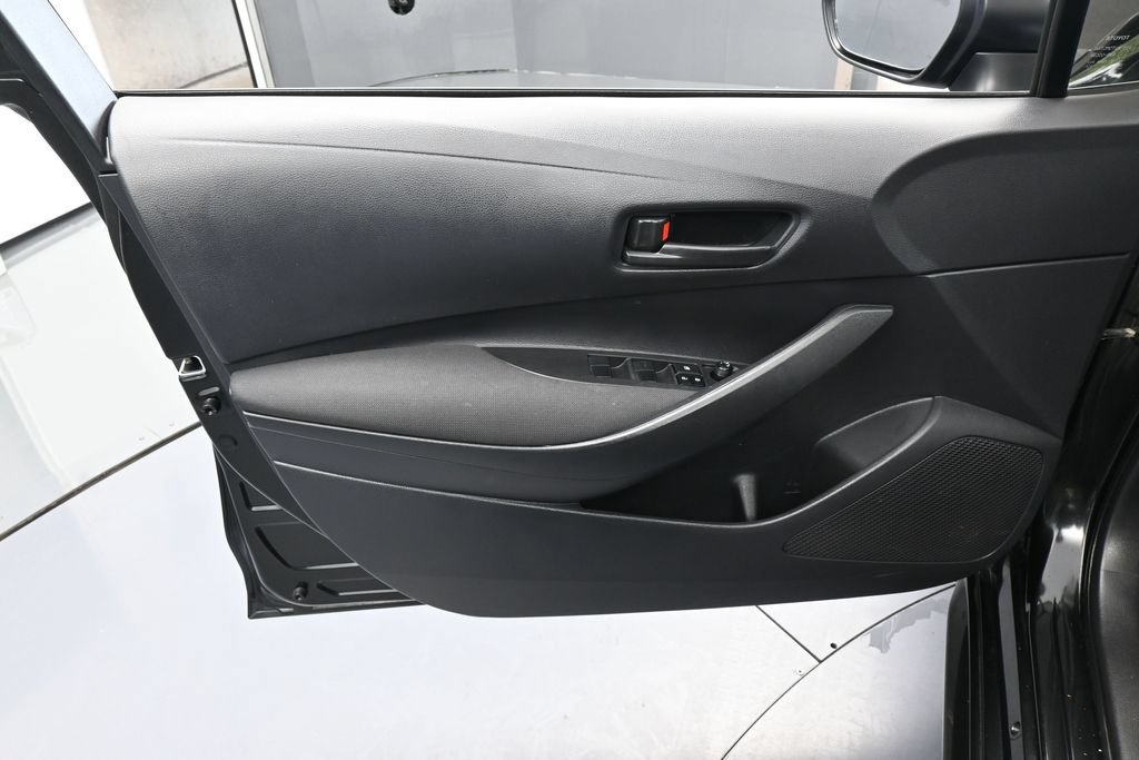 Used 2022 Toyota Corolla LE FWD image 13