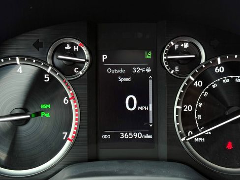 Used 2023 Lexus GX 460 Premium image 42