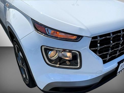 Certified 2022 Hyundai Venue SEL w/ Cargo Package FWD image 28