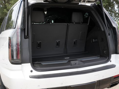 New 2025 Cadillac Escalade Sport Platinum w/ LPO, ONYX Package image 22