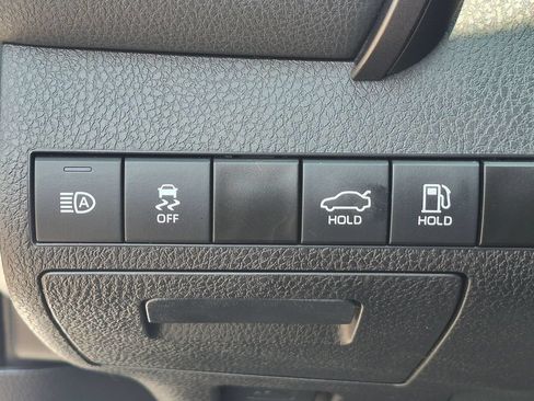 Used 2022 Toyota Camry XSE FWD image 16