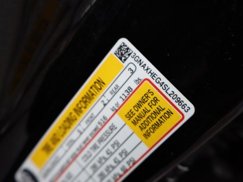Used 2025 Chevrolet Equinox LT w/ Convenience Package II FWD image 42