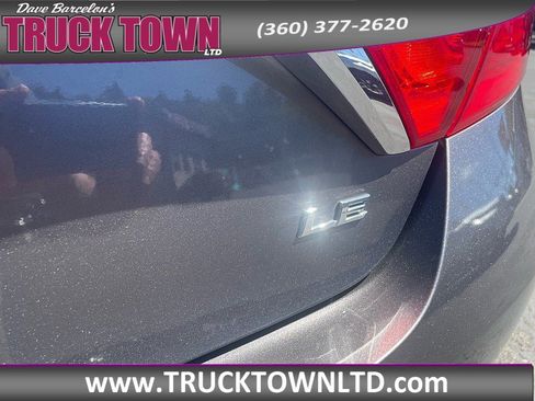 Used 2015 Toyota Camry LE FWD image 38