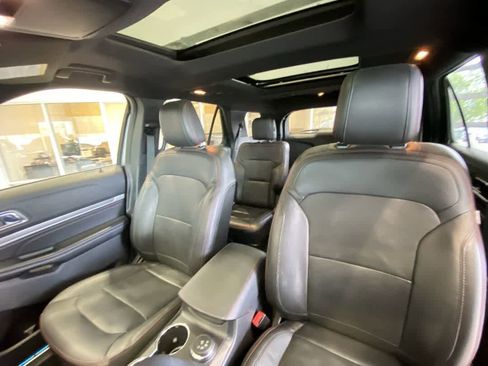 Used 2018 Ford Explorer Sport w/ Equipment Group 401A AWD/4WD image 14