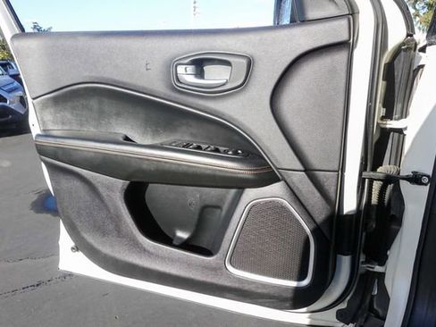 Used 2018 Jeep Compass Limited w/ Navigation Group image 24