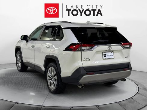 Used 2022 Toyota RAV4 Limited image 4