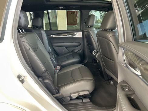 Used 2021 Cadillac XT6 Sport image 28