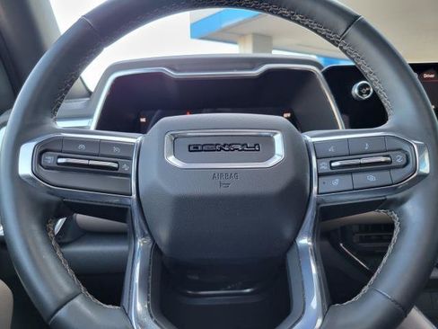 Used 2023 GMC Canyon Denali AWD/4WD image 18