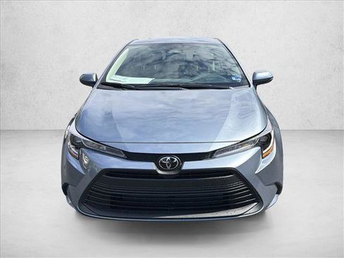 Used 2026 Toyota Corolla LE FWD image 2
