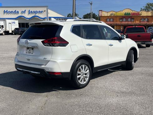 Used 2019 Nissan Rogue SV FWD image 3
