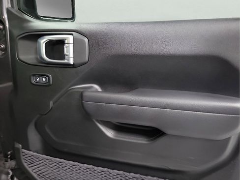 Used 2022 Jeep Gladiator Sport image 12