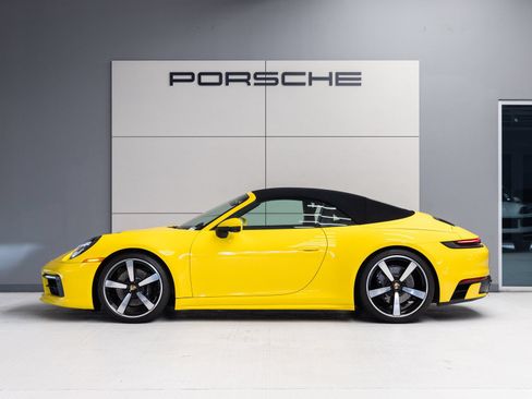 Certified 2022 Porsche 911 Carrera S RWD image 2
