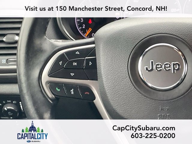 Used 2021 Jeep Grand Cherokee Laredo AWD/4WD image 17