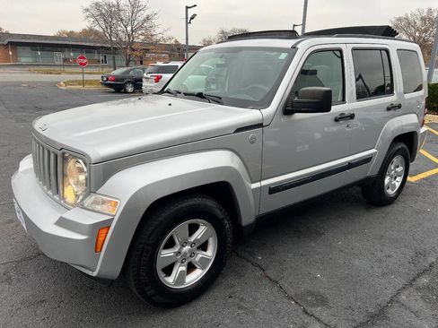 Used 2010 Jeep Liberty Sport w/ Popular Equipment Group image 6