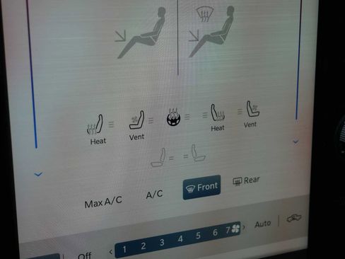 Used 2025 RAM 1500 Laramie image 34