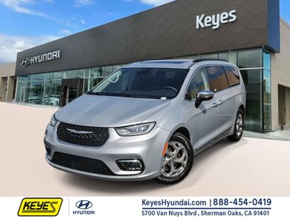 Used 2023 Chrysler Pacifica Limited