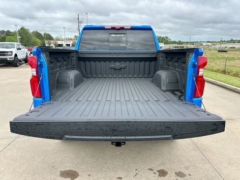 Used 2025 Chevrolet Silverado 1500 ZR2 w/ Technology Package image 23