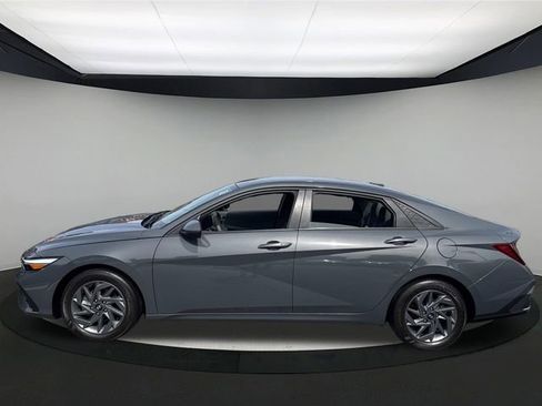 Used 2024 Hyundai Elantra SEL image 10