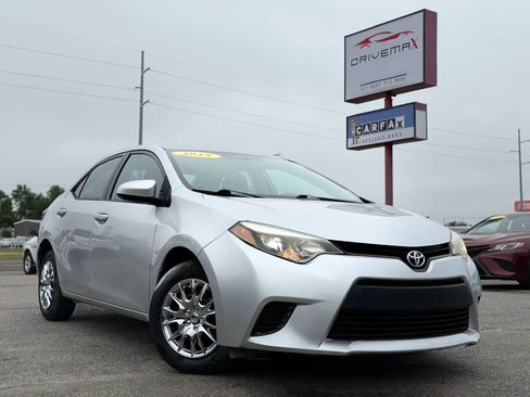 Used 2015 Toyota Corolla LE FWD image 1