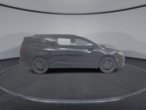 New 2026 Chrysler Pacifica Limited image 2