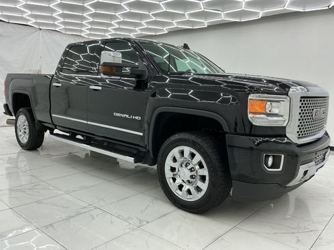 Used 2016 GMC Sierra 2500 Denali w/ Duramax Plus Package AWD/4WD image 8