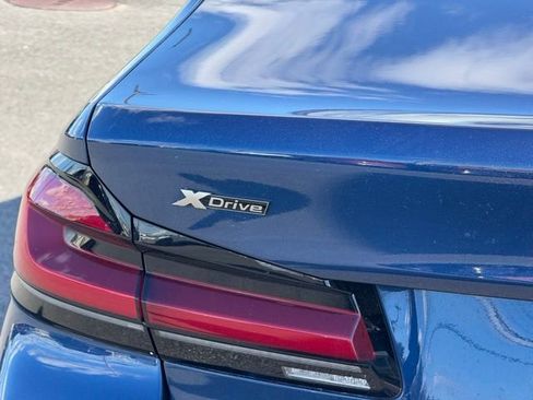 Used 2023 BMW M550i xDrive image 9