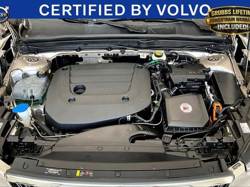 Used 2023 Volvo XC40 B4 Plus FWD image 13