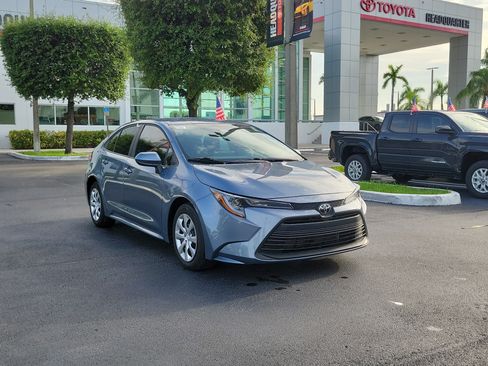 Used 2026 Toyota Corolla LE FWD image 2