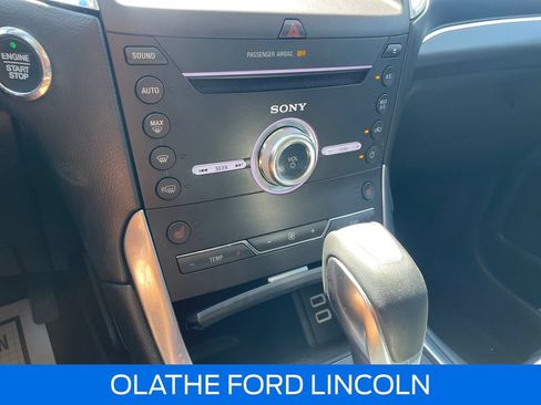 Used 2017 Ford Edge Titanium w/ Technology Package FWD image 11