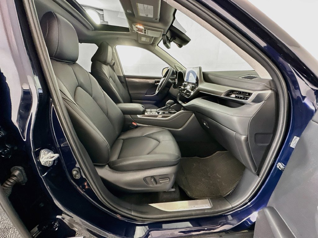 Certified 2026 Toyota Highlander Limited AWD/4WD image 29