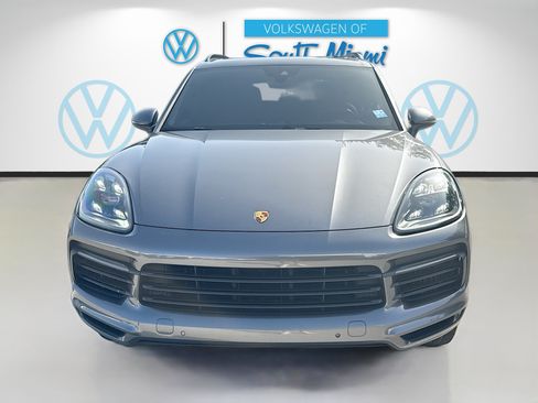 Used 2020 Porsche Cayenne AWD/4WD image 2