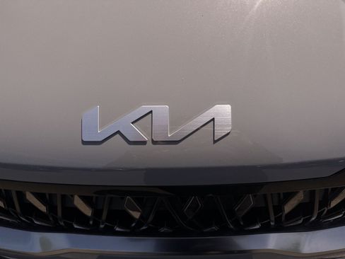 New 2026 Kia Carnival EX FWD image 20