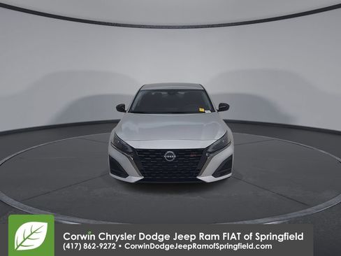 Used 2024 Nissan Altima 2.5 SR image 5