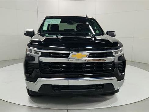 Used 2025 Chevrolet Silverado 1500 LT image 2