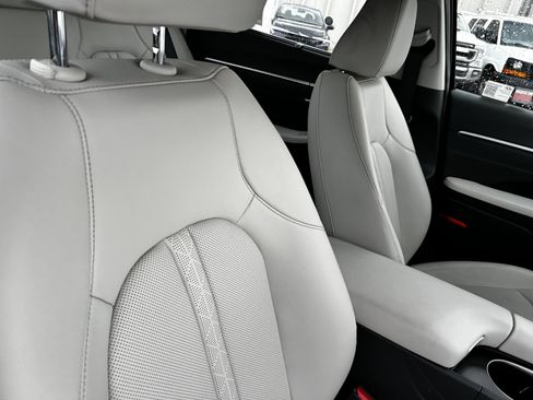 Used 2025 Hyundai Sonata Limited image 13