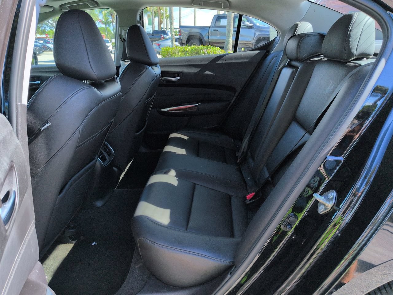 Used 2017 Acura TLX FWD image 14