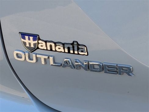 Used 2024 Mitsubishi Outlander image 11