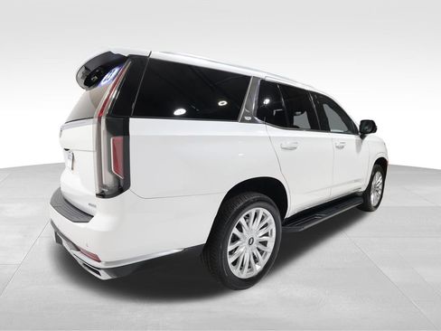 Used 2023 Cadillac Escalade Luxury AWD/4WD image 3