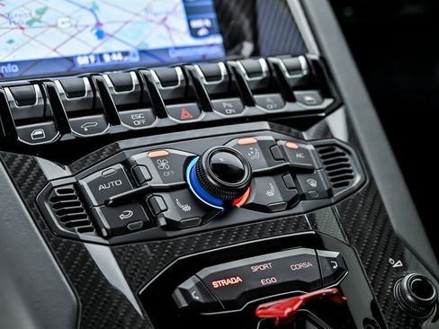 Used 2018 Lamborghini Aventador S AWD/4WD image 29