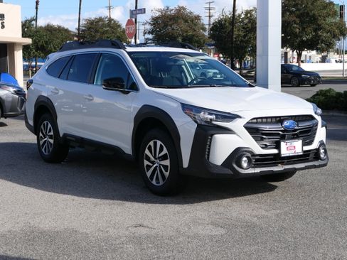 Certified 2025 Subaru Outback Premium image 7