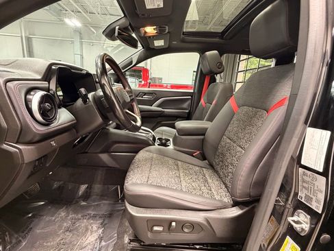 Used 2023 Chevrolet Colorado Z71 w/ Z71 Convenience Package 2 AWD/4WD image 21