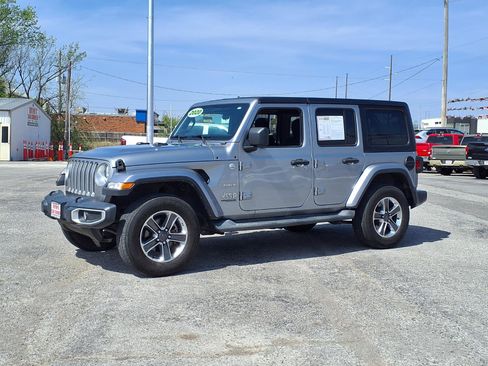 Used 2020 Jeep Wrangler Unlimited Sahara AWD/4WD image 15