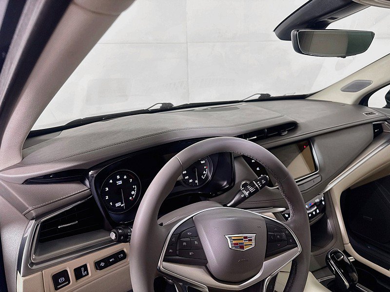 Used 2025 Cadillac XT5 Premium Luxury w/ Technology Package AWD/4WD image 9
