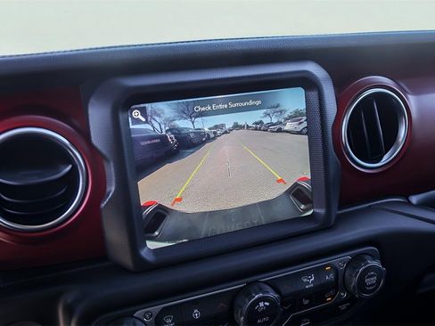 Used 2023 Jeep Gladiator Rubicon w/ Cold Weather Group image 20