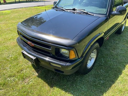 Used 1994 Chevrolet S10 Pickup 2WD Regular Cab image 16